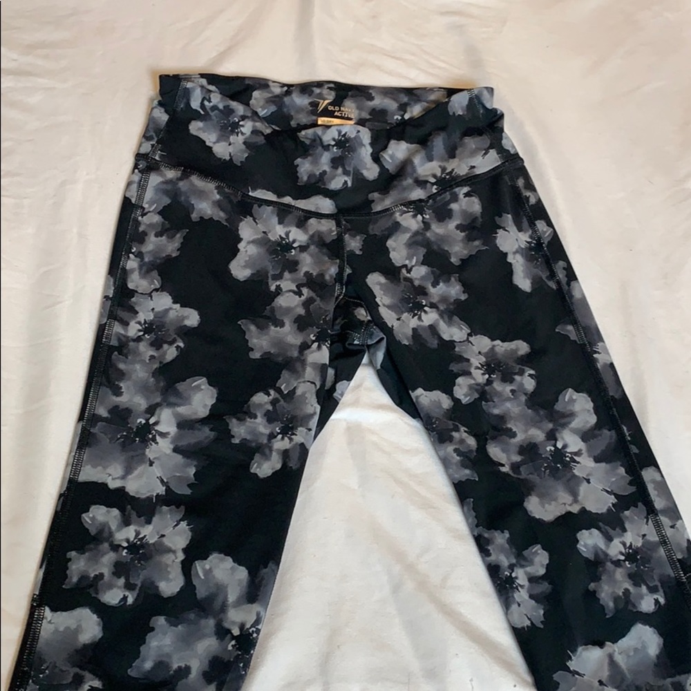 Old Navy Active Leggings